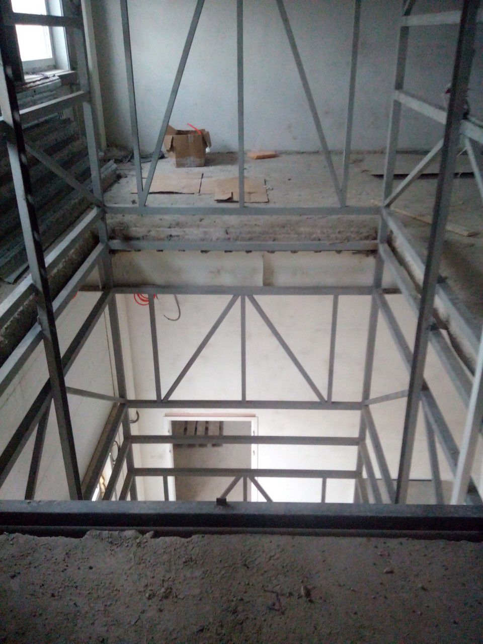 Шахтный подъемник, 1000 кг, Псков